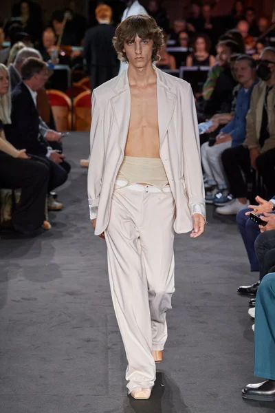 Look 20